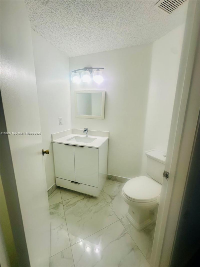 18961 NW 22nd St, Pembroke Pines, FL 33029 Photo