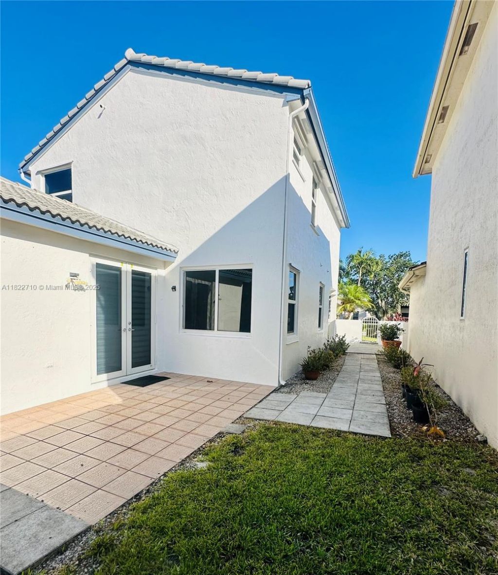 18961 NW 22nd St, Pembroke Pines, FL 33029 Photo