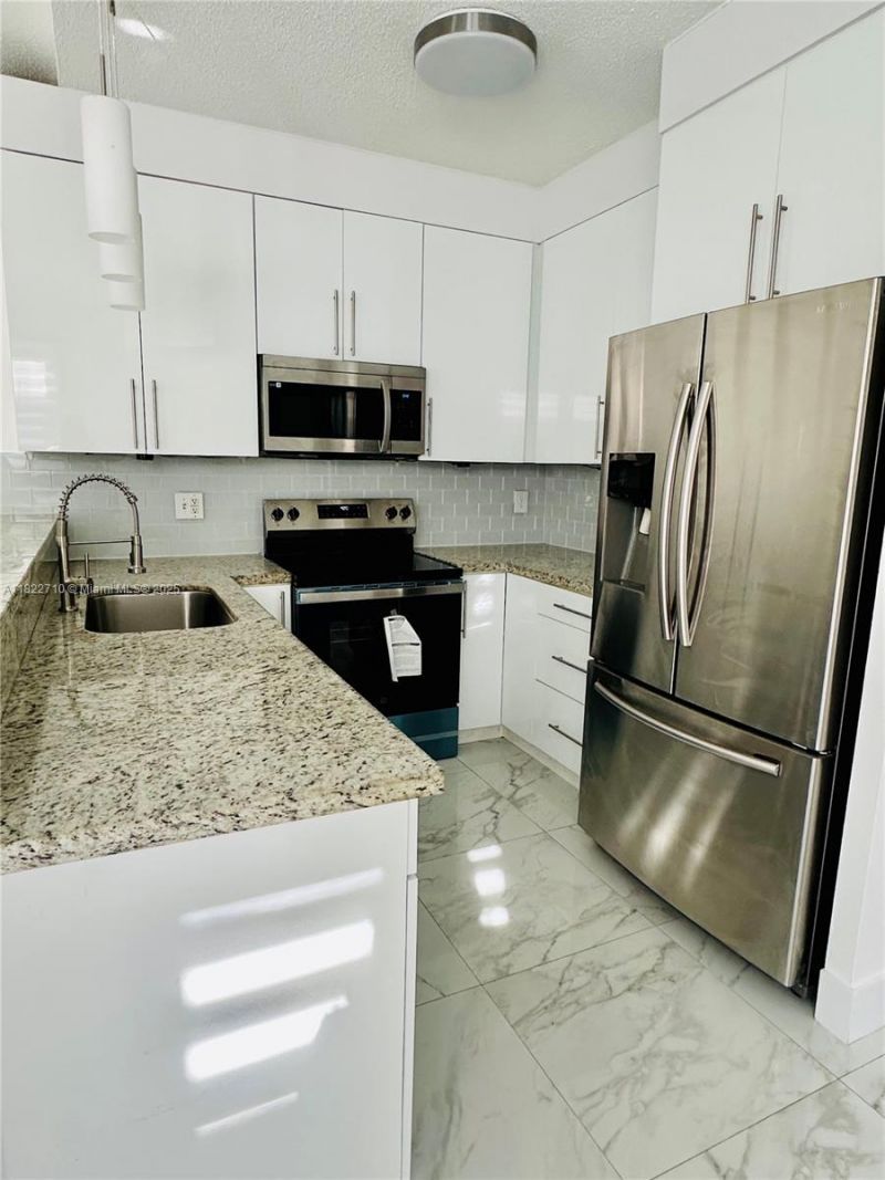 18961 NW 22nd St, Pembroke Pines, FL 33029 Photo