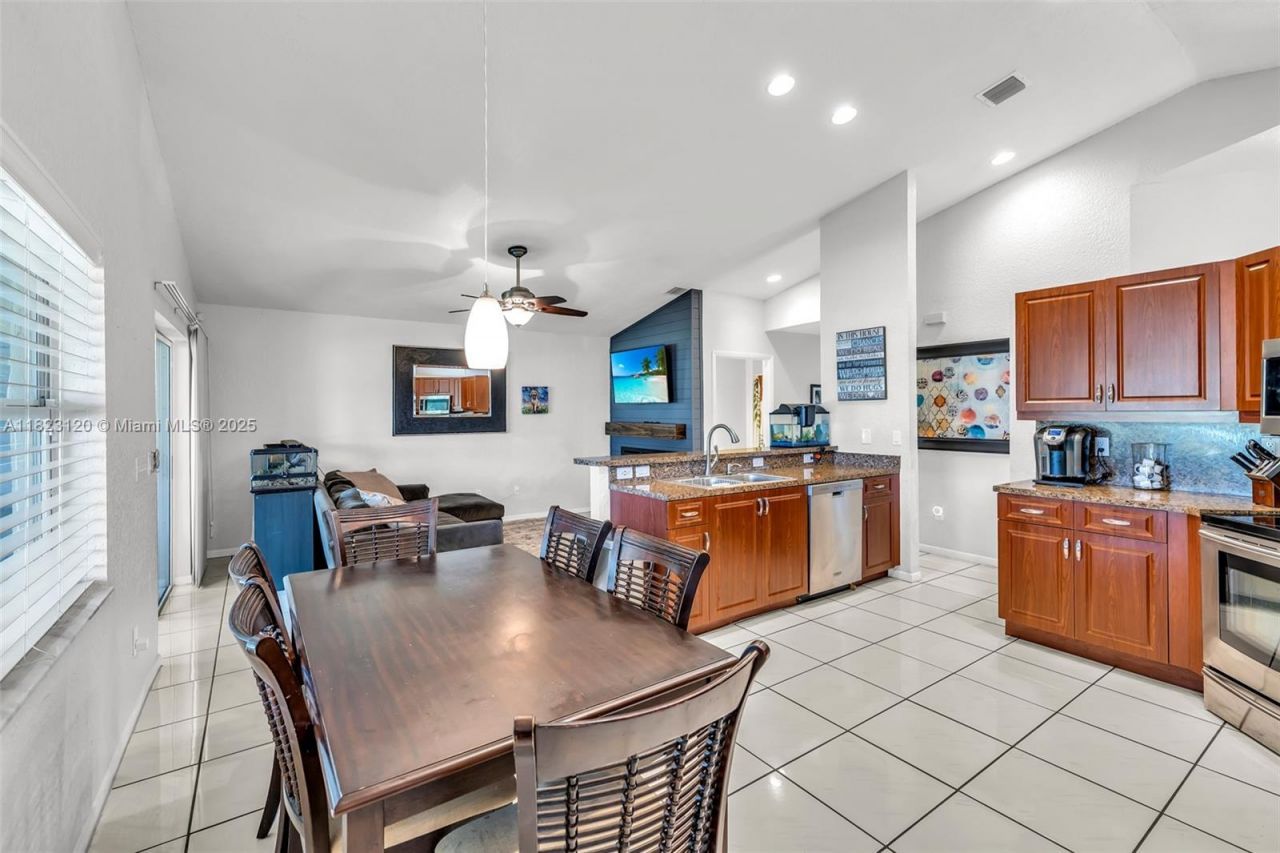 16260 La Costa Dr, Weston, FL 33326 Photo