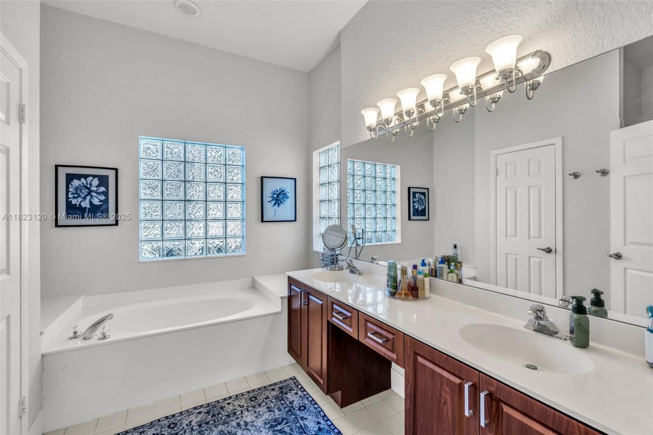 16260 La Costa Dr, Weston, FL 33326 Photo