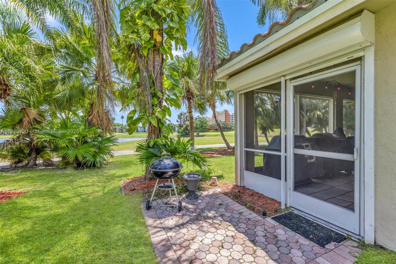 16260 La Costa Dr, Weston, FL 33326 Photo