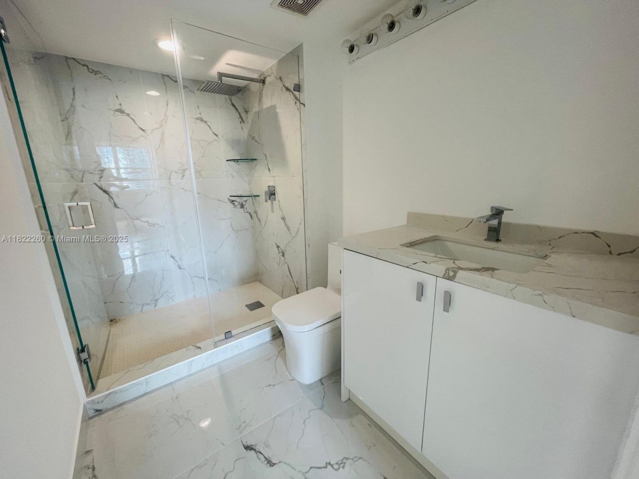 1155 Brickell Bay Dr, Unit 1703, Miami, FL 33131 Photo