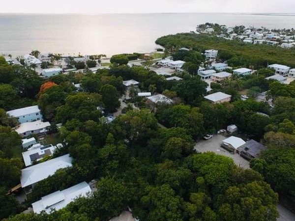 31 Dolphin Road, KEY LARGO, FL 33037