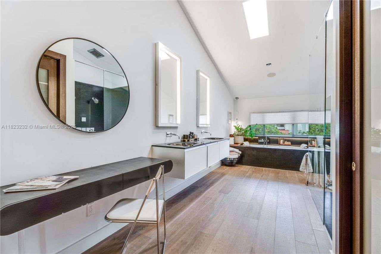 2000 S Bayshore Dr., Unit 47, Miami, FL 33133 Photo