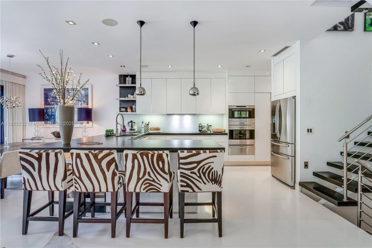 2000 S Bayshore Dr., Unit 47, Miami, FL 33133 Photo