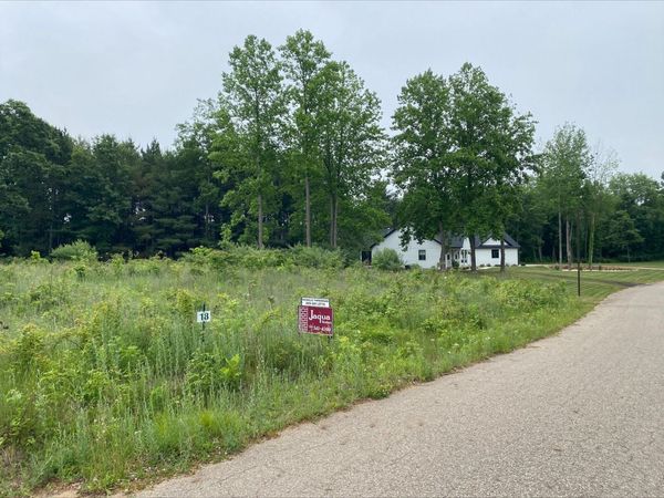 6360 Medinah Lane, Kalamazoo, MI 49004