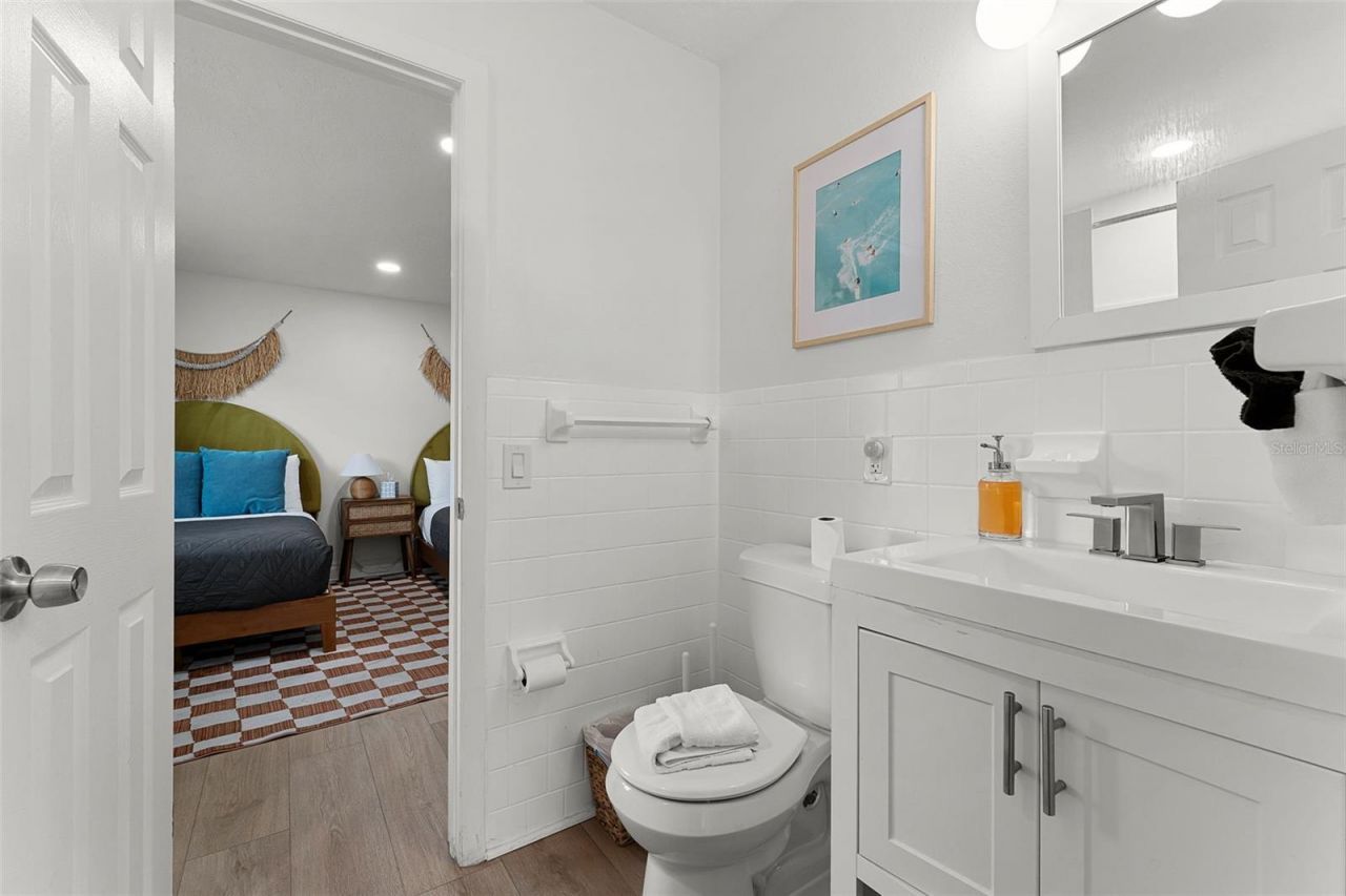 402 S Orlando Avenue, Cocoa Beach, FL 32931 Photo