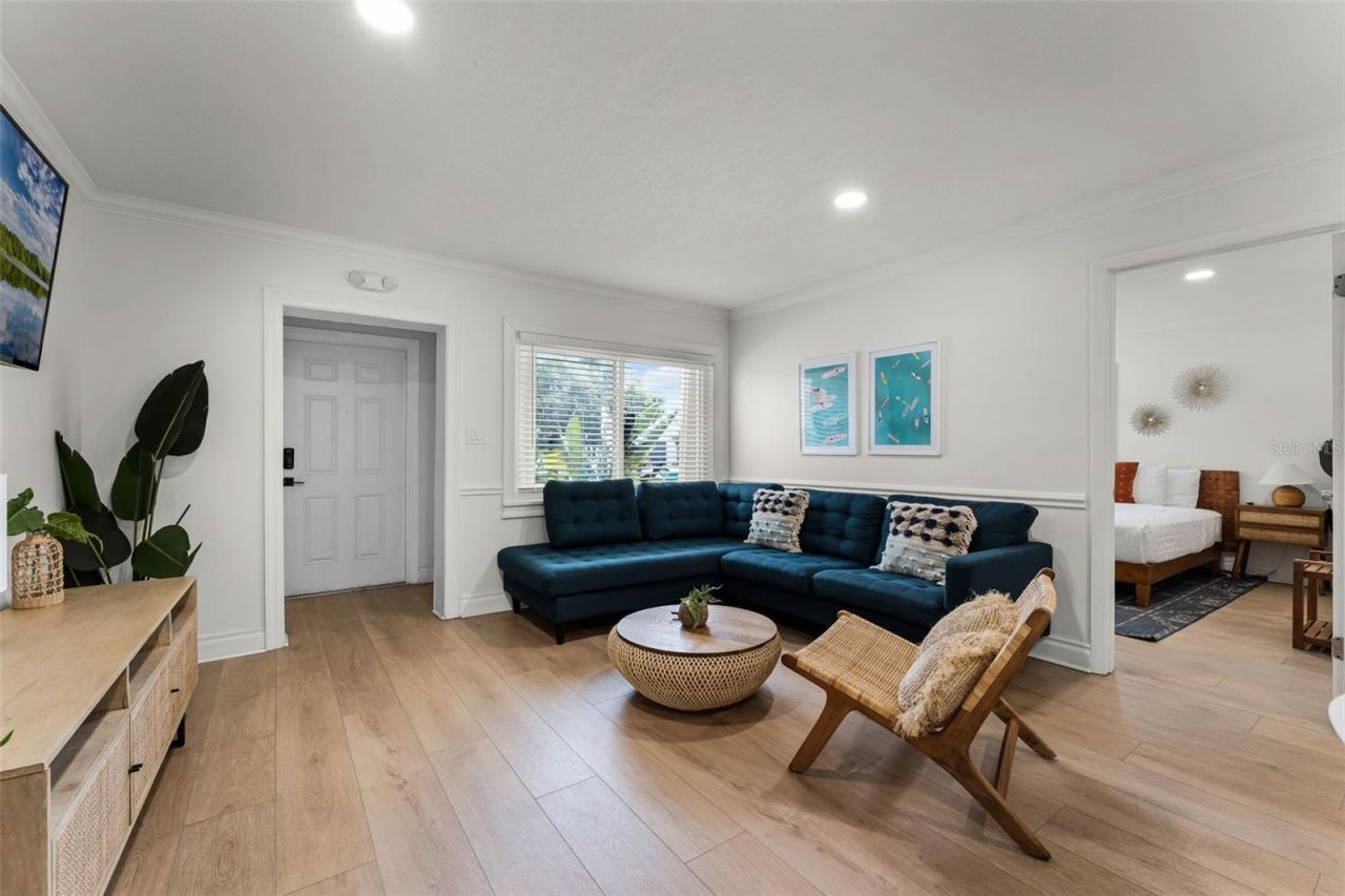 402 S Orlando Avenue, Cocoa Beach, FL 32931 Photo