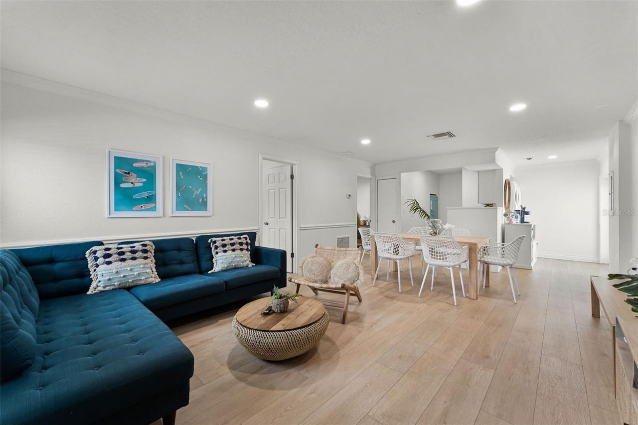 402 S Orlando Avenue, Cocoa Beach, FL 32931 Photo