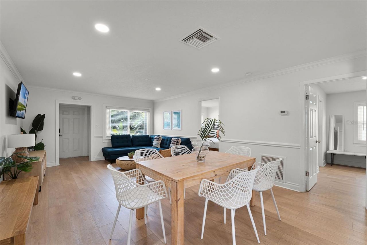 402 S Orlando Avenue, Cocoa Beach, FL 32931 Photo