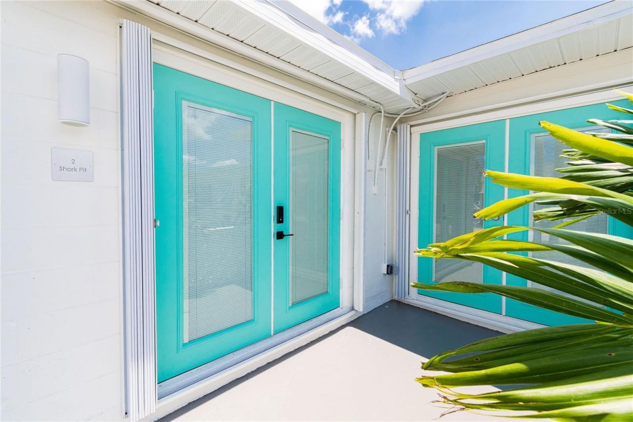 402 S Orlando Avenue, Cocoa Beach, FL 32931 Photo