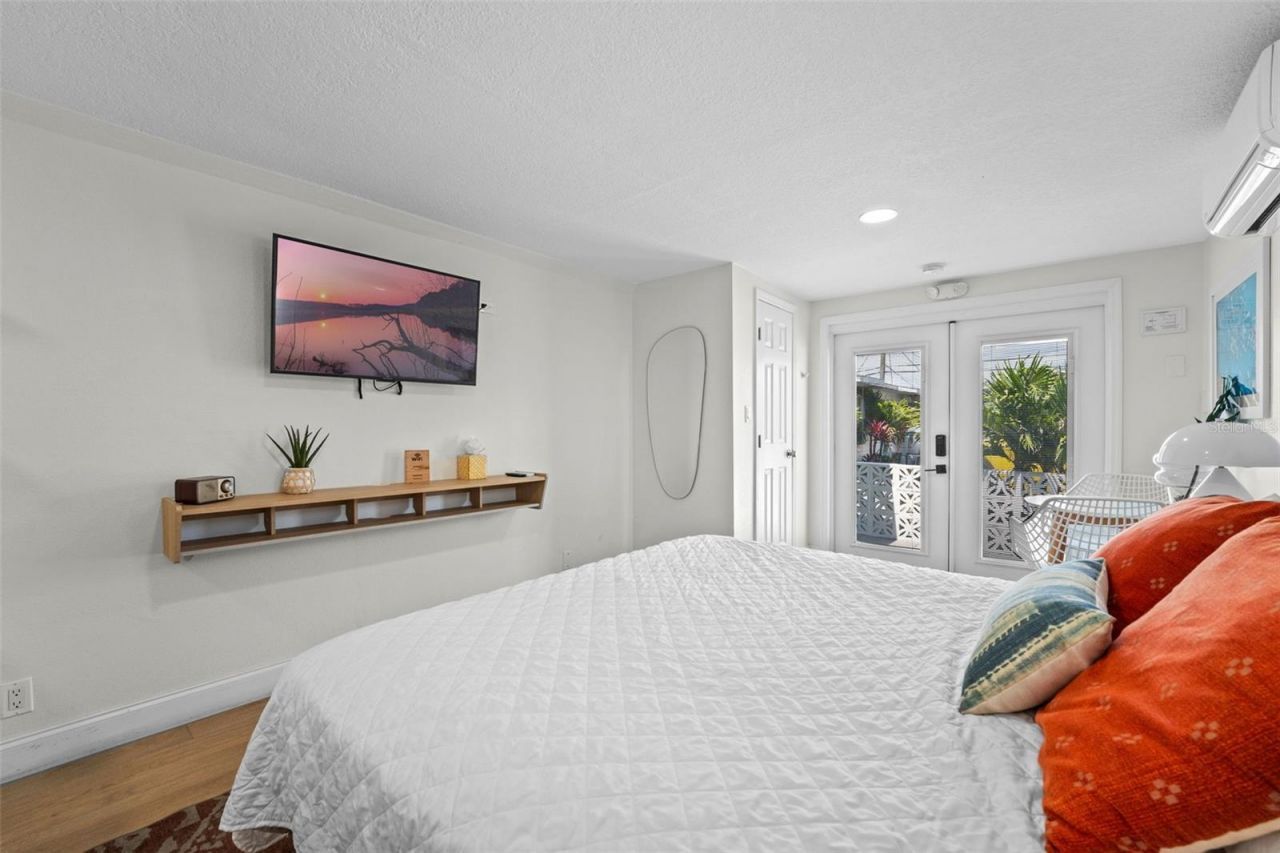 402 S Orlando Avenue, Cocoa Beach, FL 32931 Photo