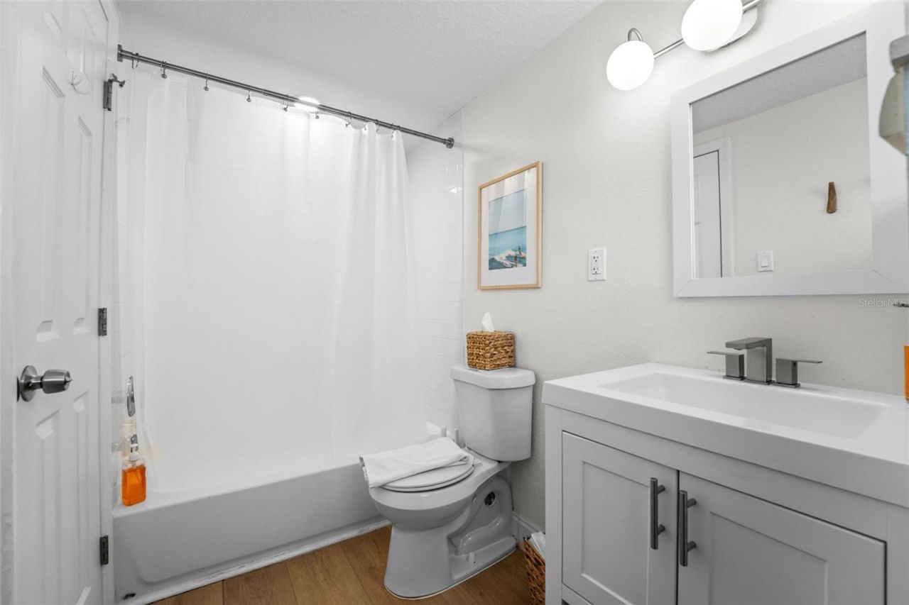 402 S Orlando Avenue, Cocoa Beach, FL 32931 Photo