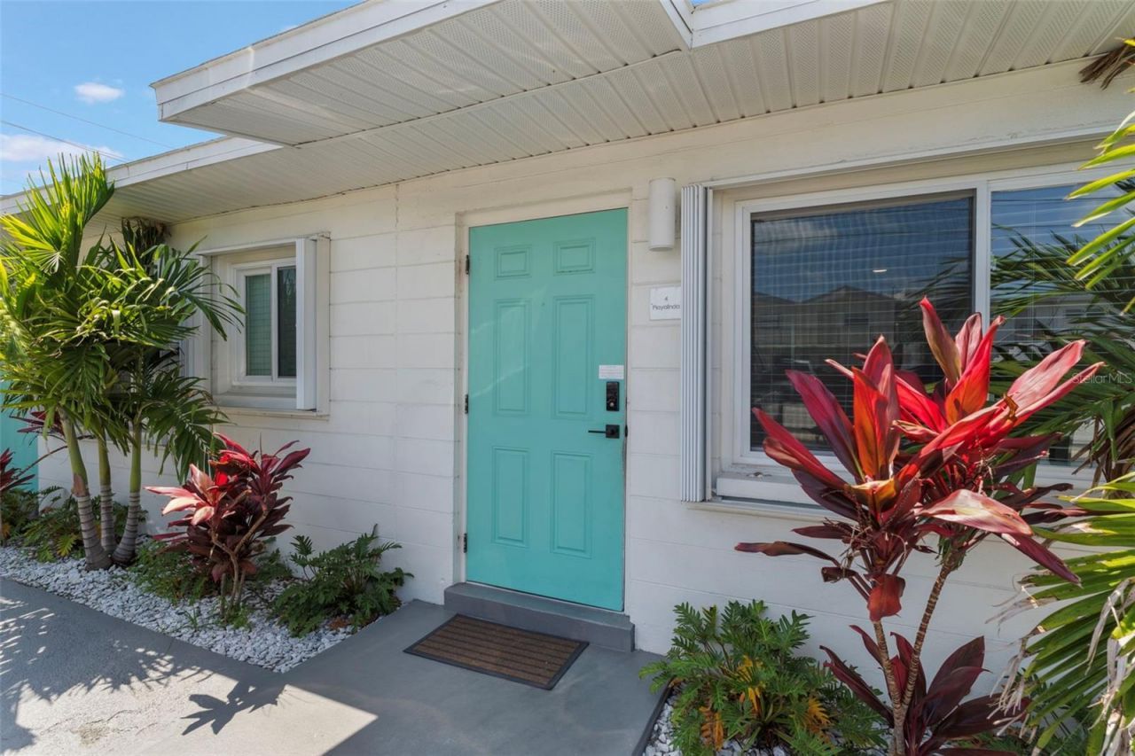 402 S Orlando Avenue, Cocoa Beach, FL 32931 Photo