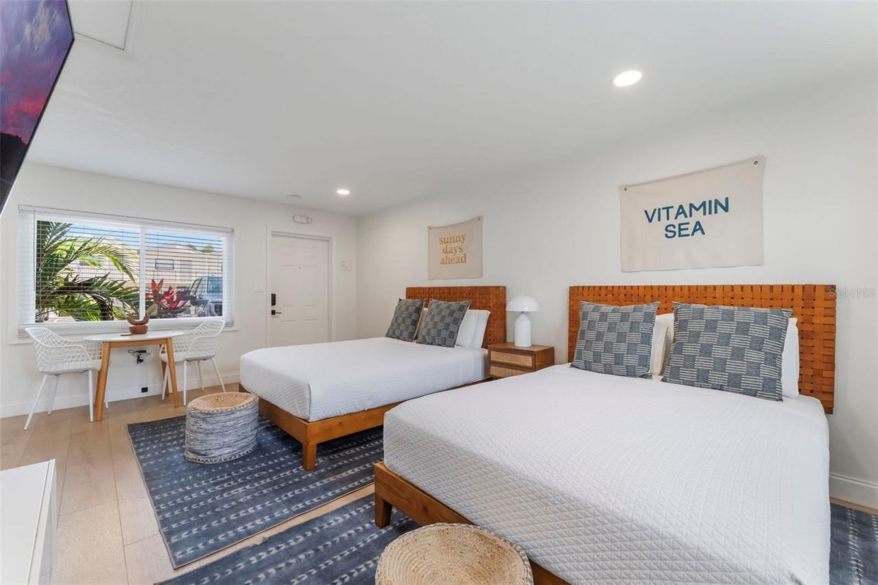 402 S Orlando Avenue, Cocoa Beach, FL 32931 Photo