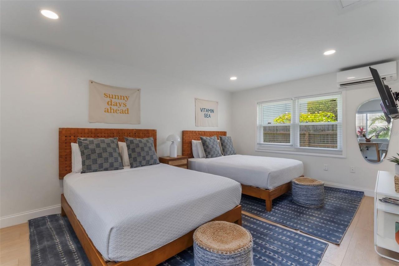 402 S Orlando Avenue, Cocoa Beach, FL 32931 Photo