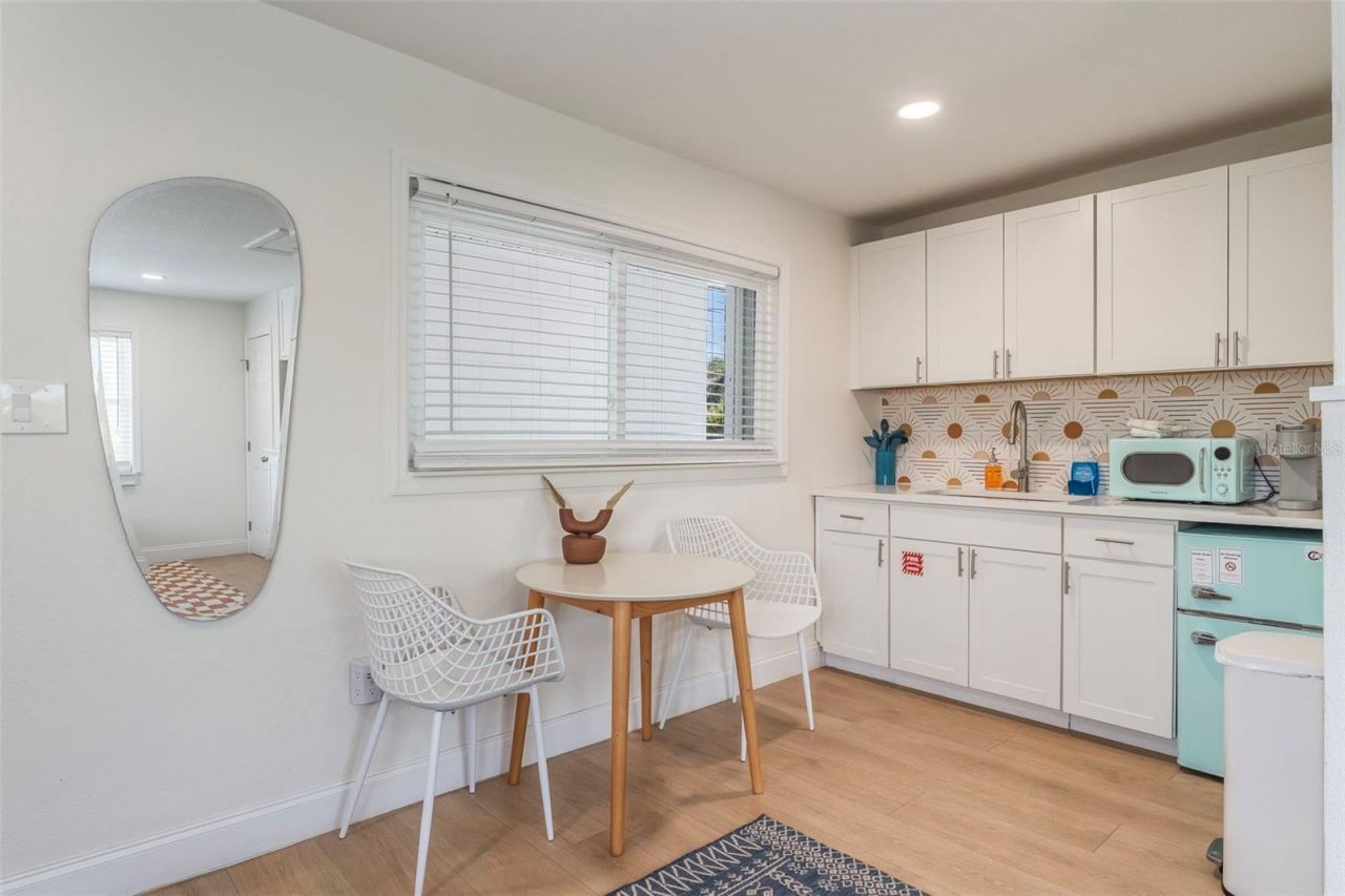 402 S Orlando Avenue, Cocoa Beach, FL 32931 Photo