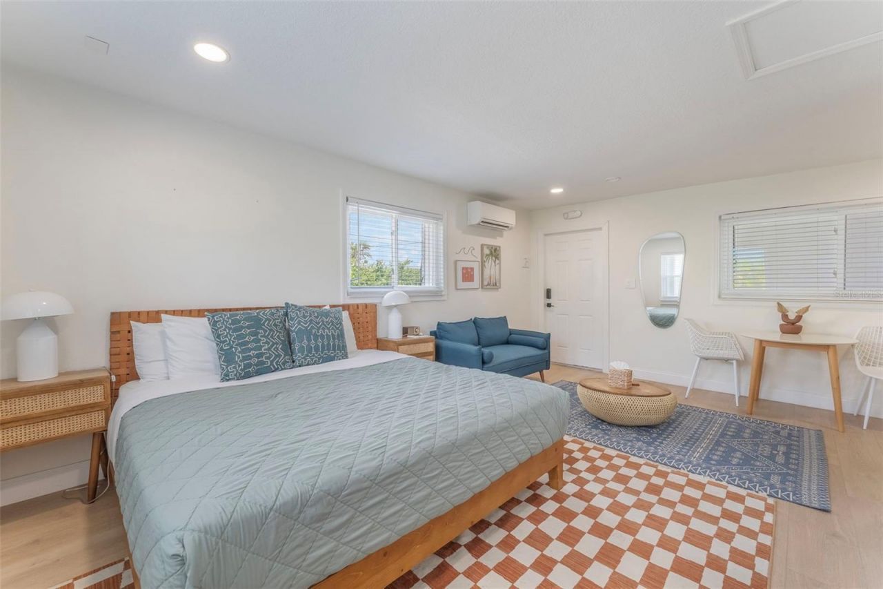 402 S Orlando Avenue, Cocoa Beach, FL 32931 Photo