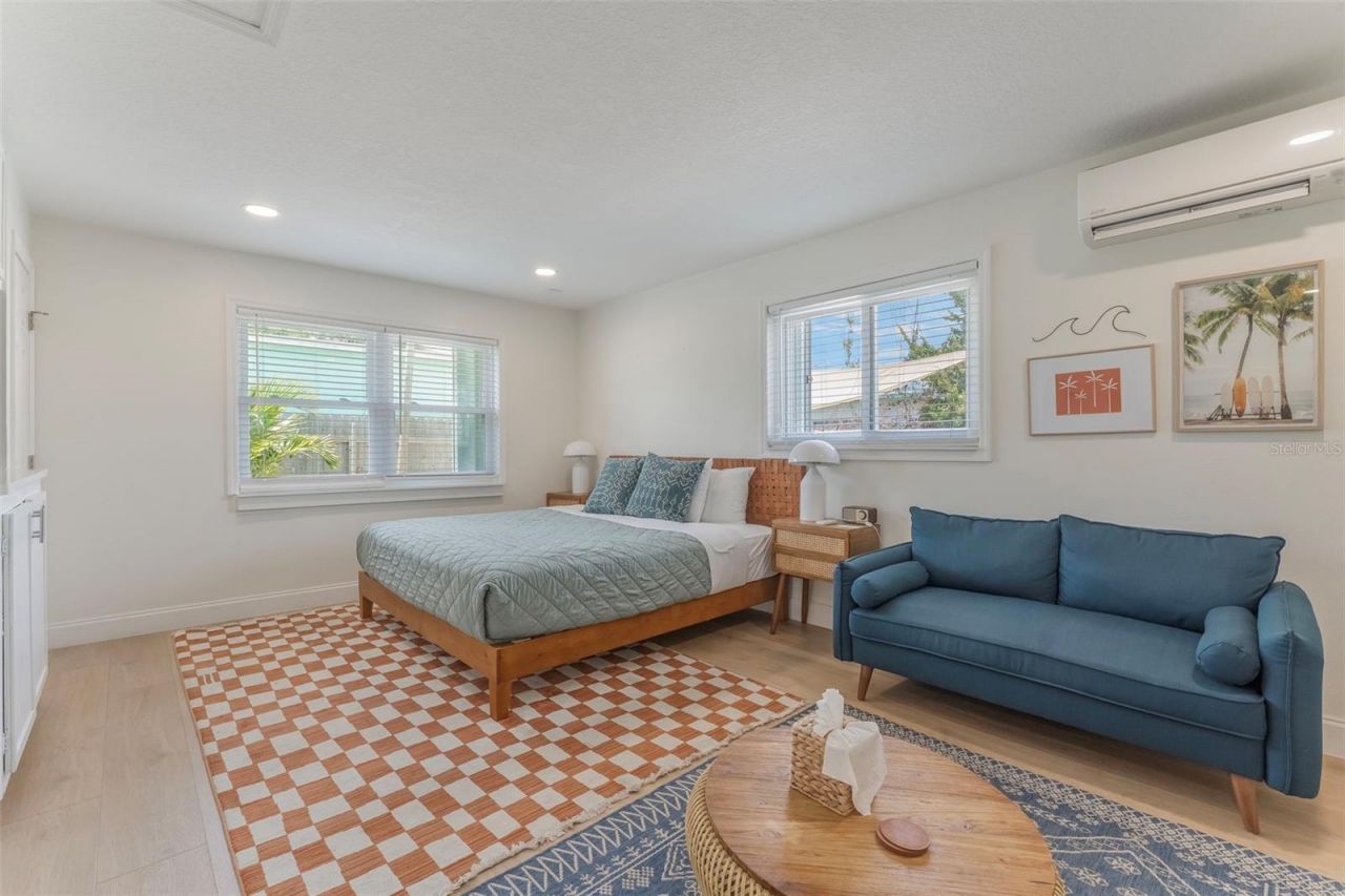 402 S Orlando Avenue, Cocoa Beach, FL 32931 Photo