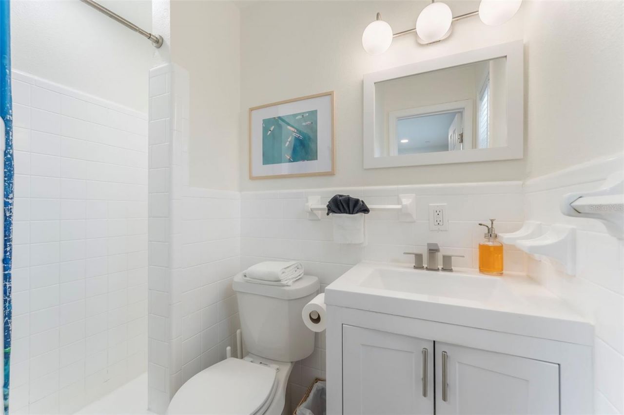 402 S Orlando Avenue, Cocoa Beach, FL 32931 Photo