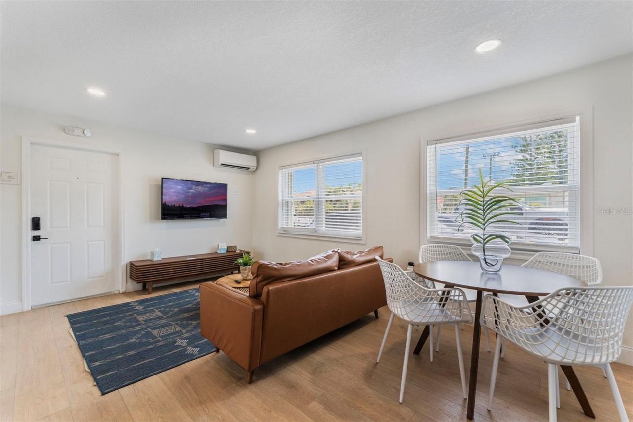 402 S Orlando Avenue, Cocoa Beach, FL 32931 Photo