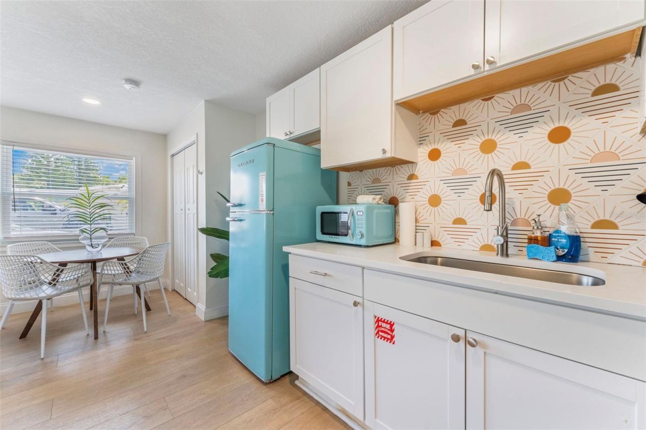 402 S Orlando Avenue, Cocoa Beach, FL 32931 Photo