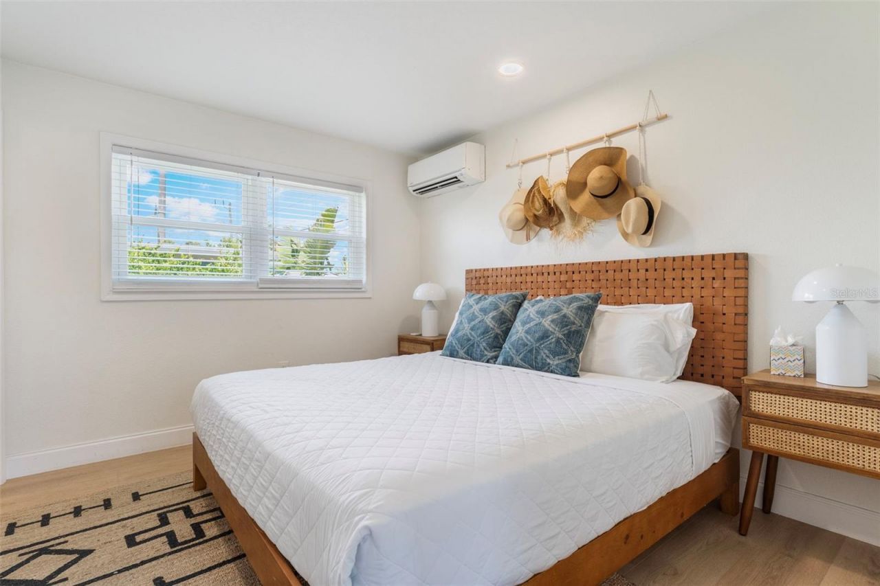 402 S Orlando Avenue, Cocoa Beach, FL 32931 Photo