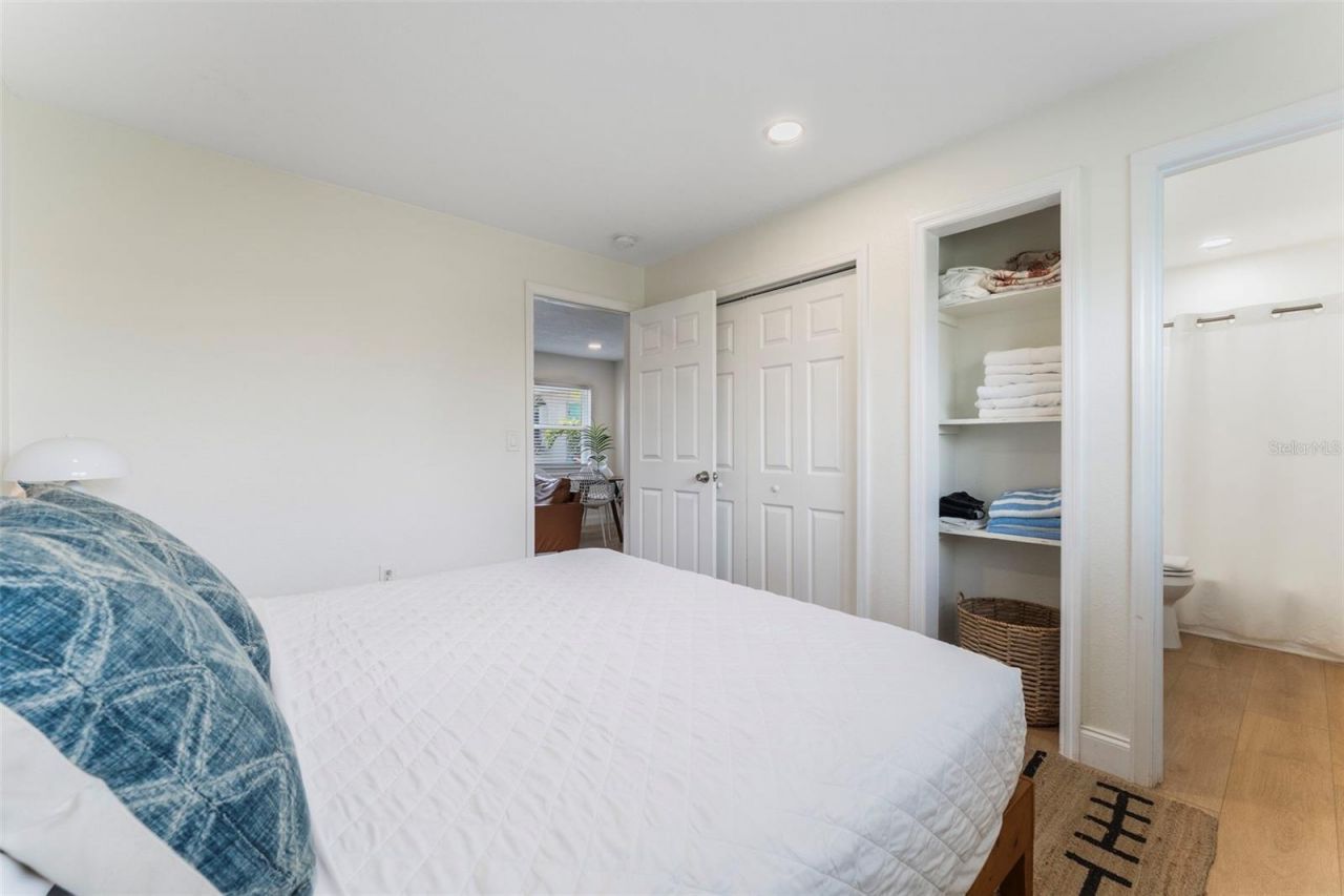 402 S Orlando Avenue, Cocoa Beach, FL 32931 Photo