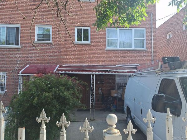 1037 E 219th Street, Bronx, NY 10469
