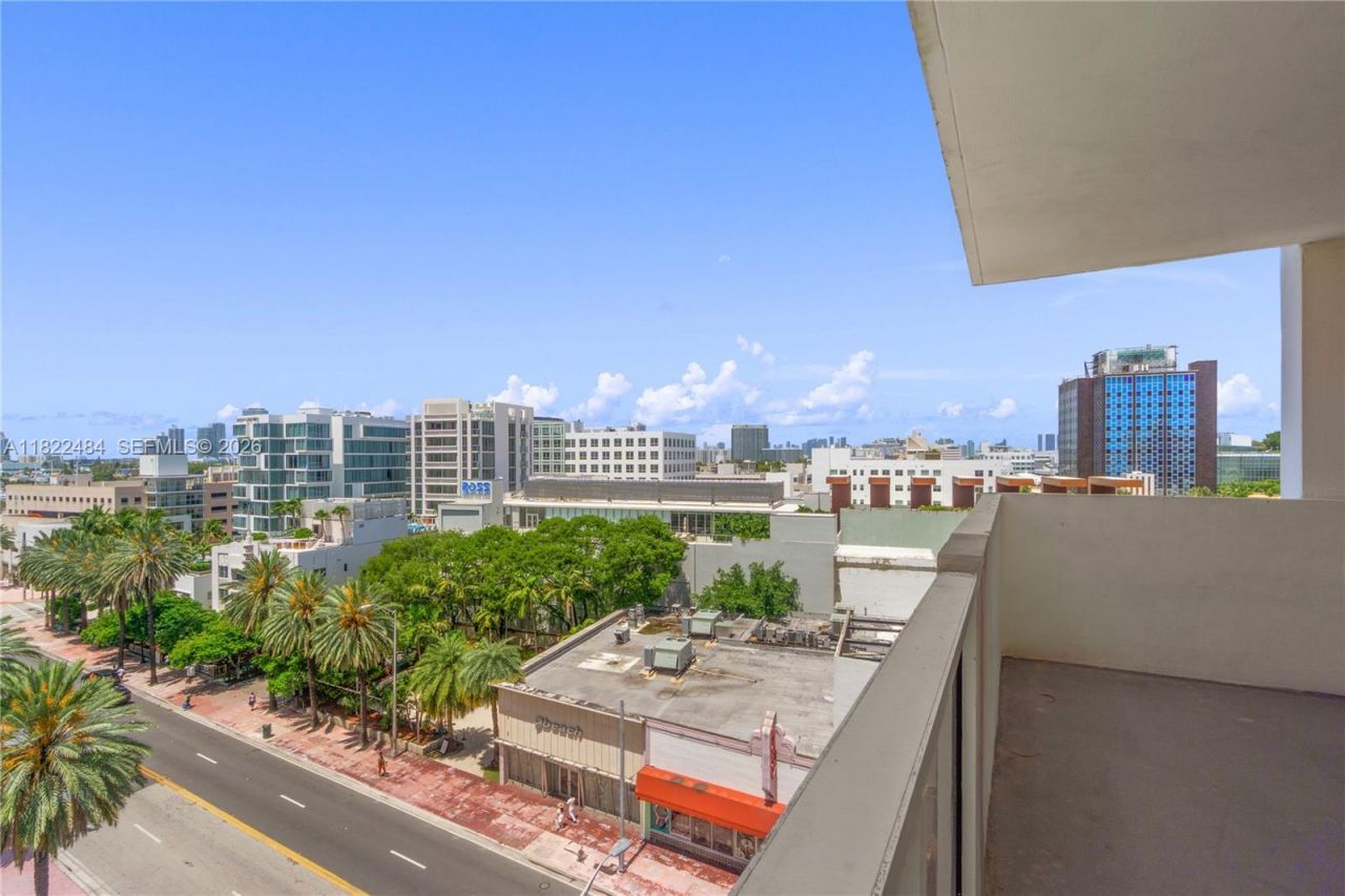 100 Lincoln Rd, Unit 811, Miami Beach, FL 33139 Photo