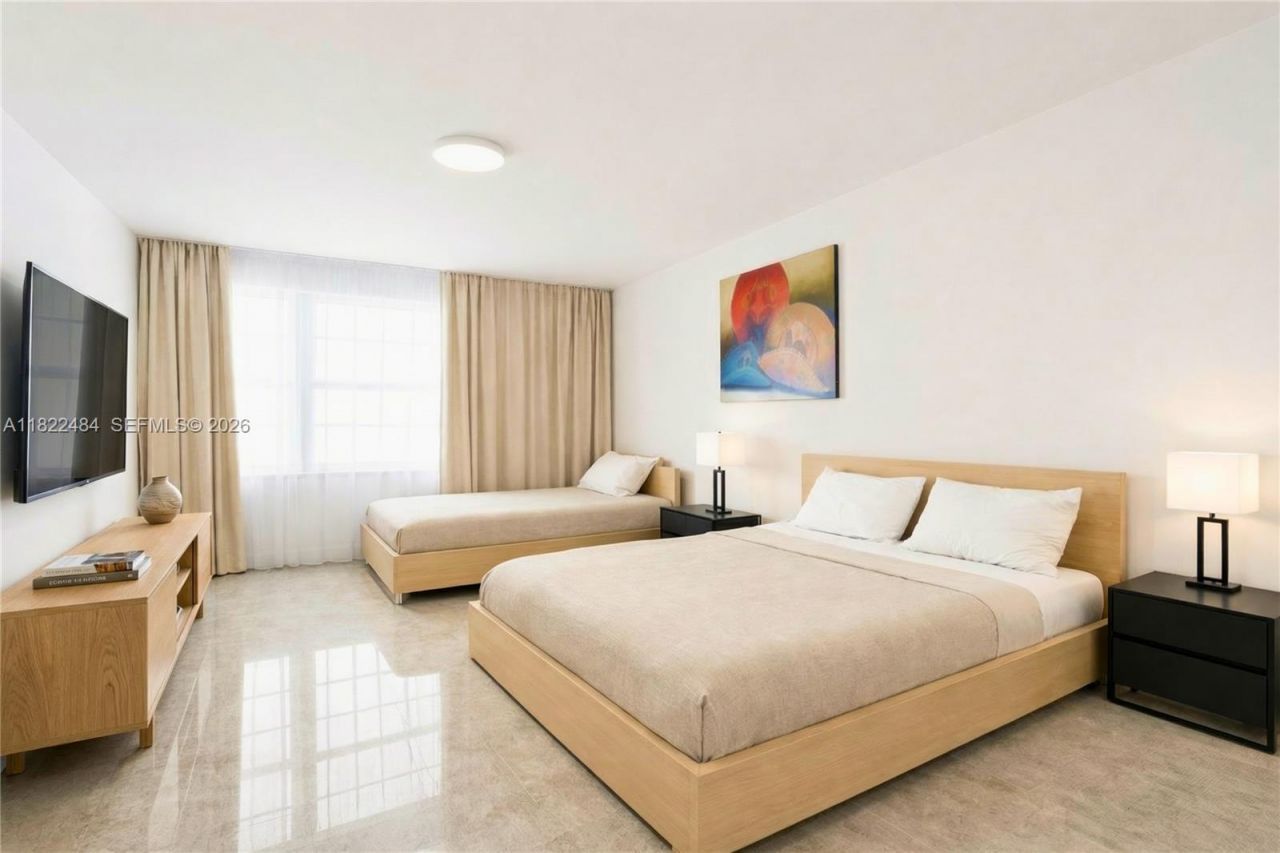 100 Lincoln Rd, Unit 811, Miami Beach, FL 33139 Photo