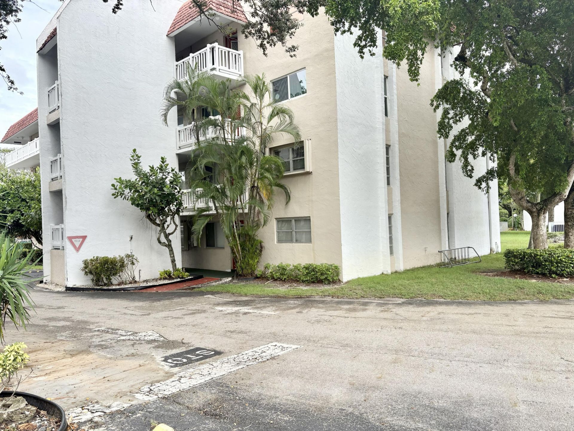 3571 Inverrary Drive, Unit 209, Lauderhill, FL 33319 Photo