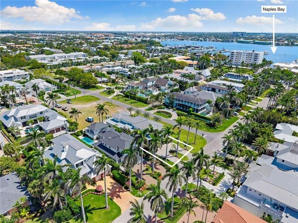 581 14th AVE S, NAPLES, FL 34102