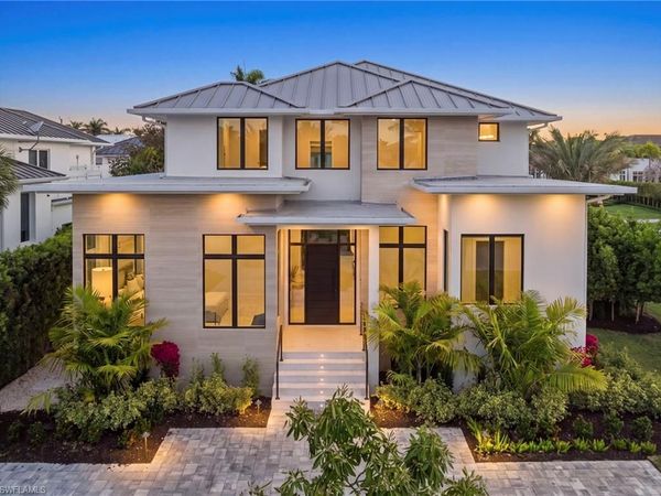 581 14th AVE S, NAPLES, FL 34102
