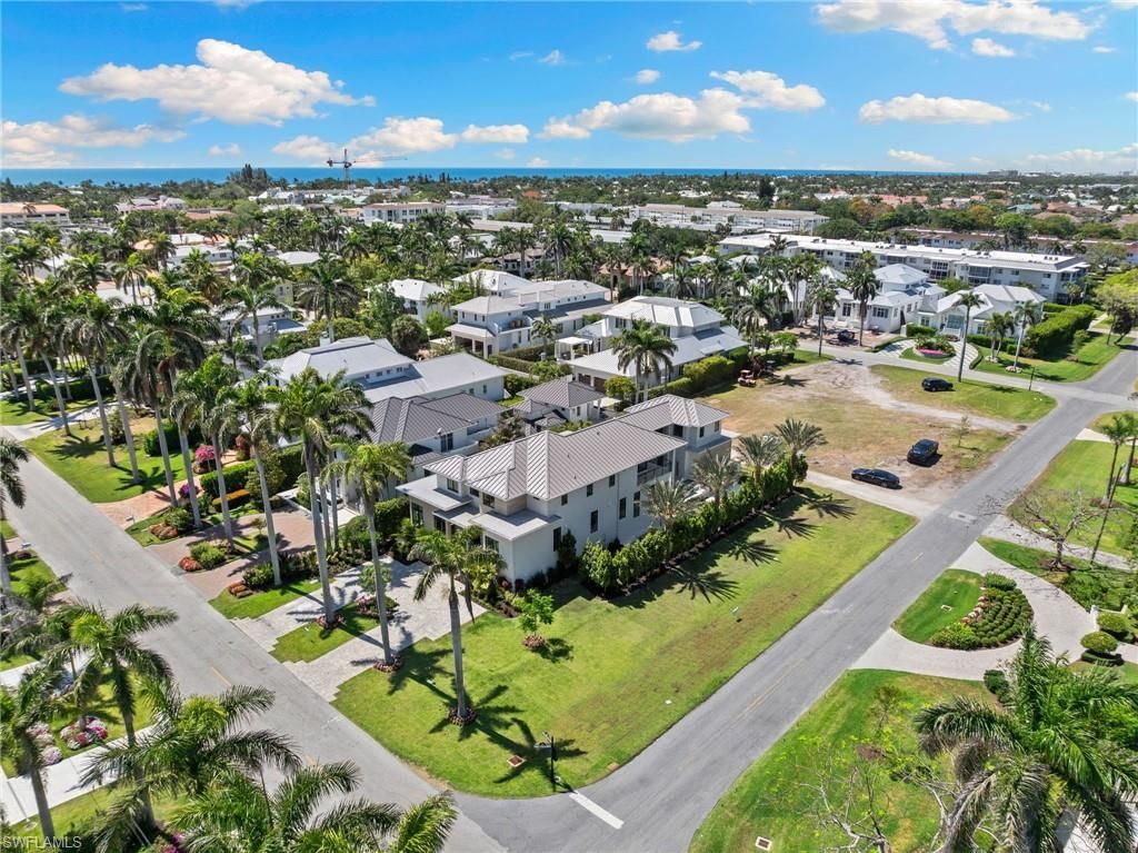 581 14th Ave S, Naples, FL 34102 Photo