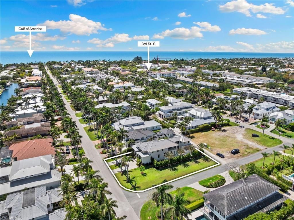 581 14th Ave S, Naples, FL 34102 Photo