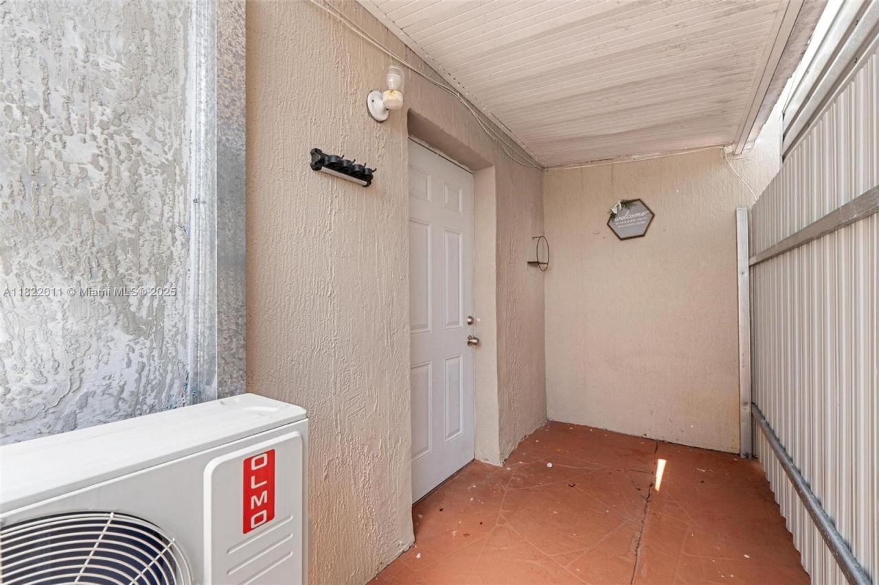 230 W 47th St, Hialeah, FL 33012 Photo