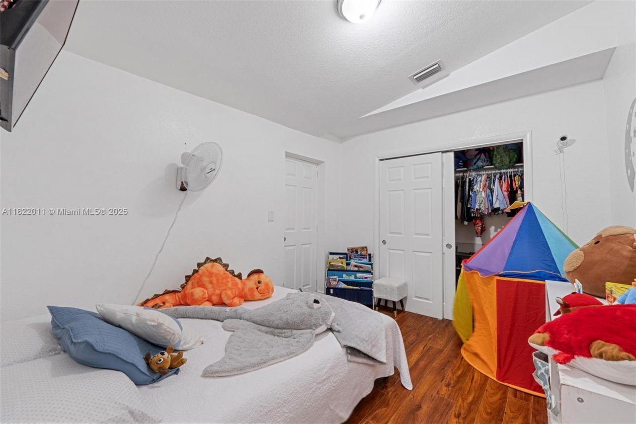 230 W 47th St, Hialeah, FL 33012 Photo