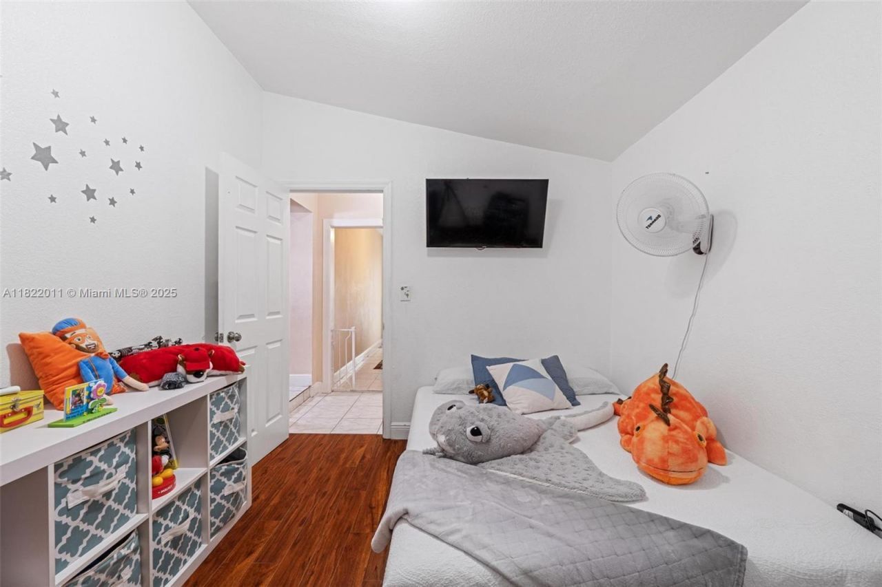 230 W 47th St, Hialeah, FL 33012 Photo