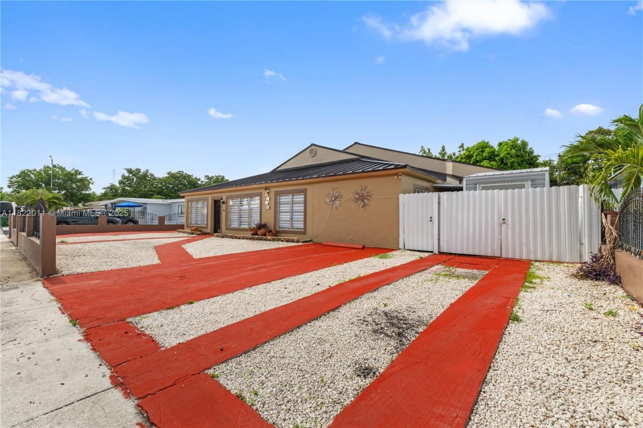 230 W 47th St, Hialeah, FL 33012 Photo