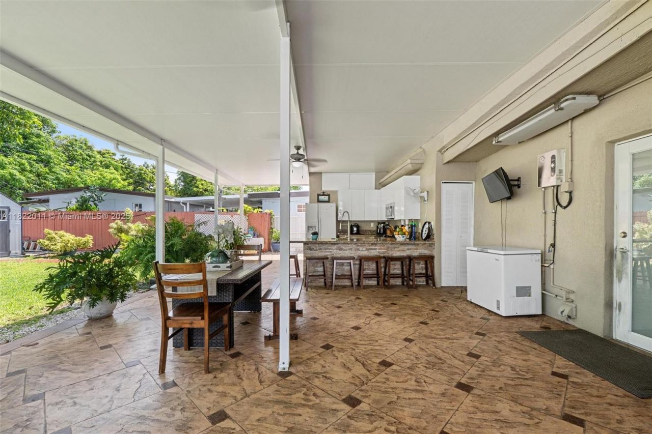 230 W 47th St, Hialeah, FL 33012 Photo