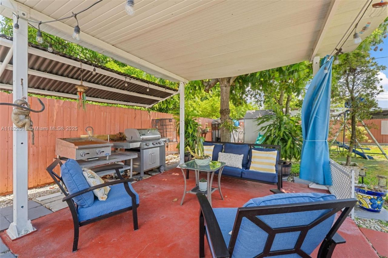 230 W 47th St, Hialeah, FL 33012 Photo