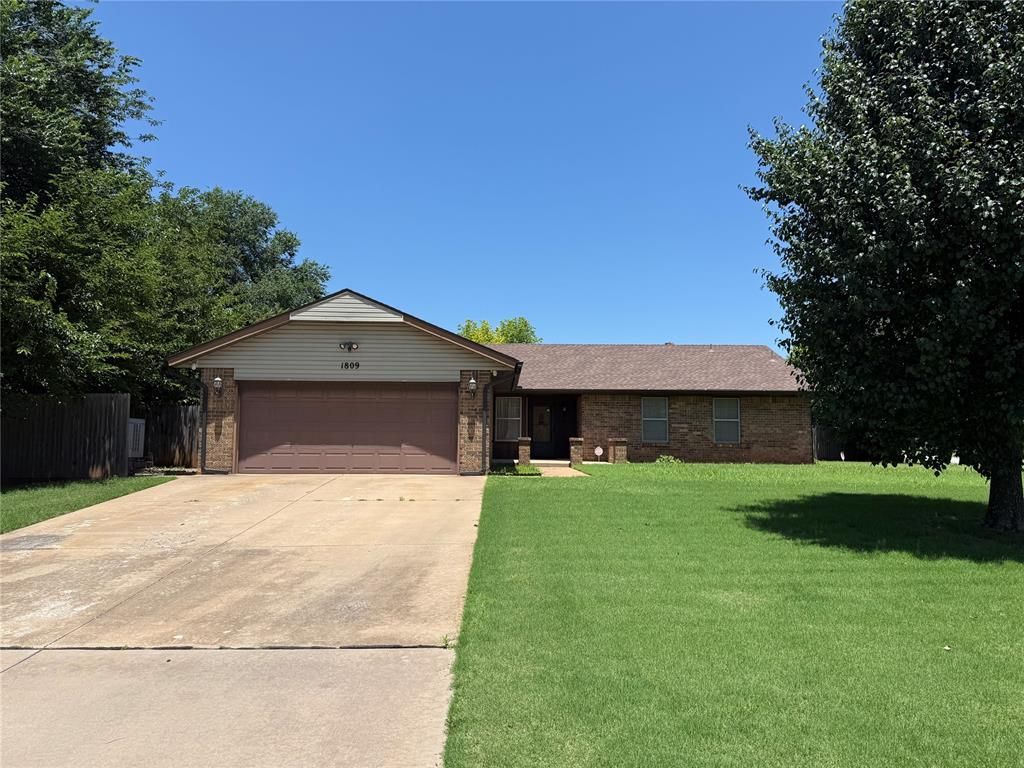 1809 W Aqua Clear Drive, Mustang, OK 73064 Main Photo