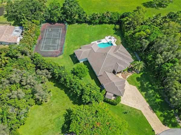 11720 NW 9th St, Plantation, FL 33325