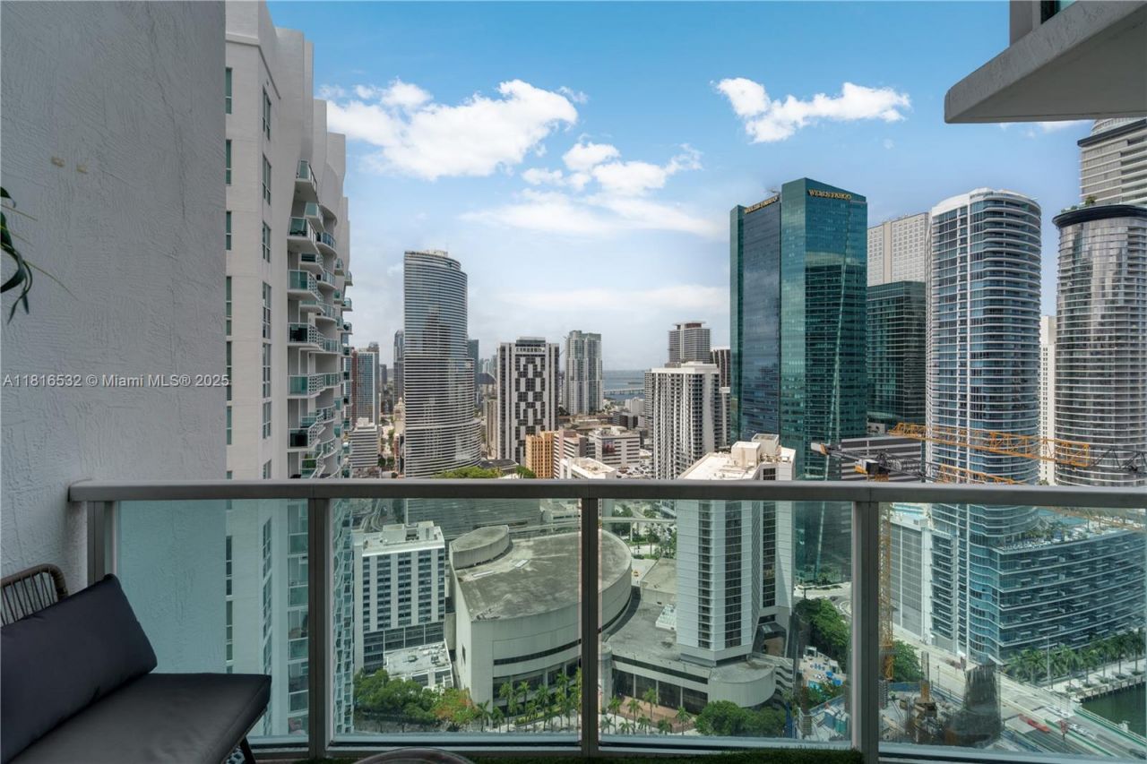 41 SE 5th St, Unit 2107, Miami, FL 33131 Photo