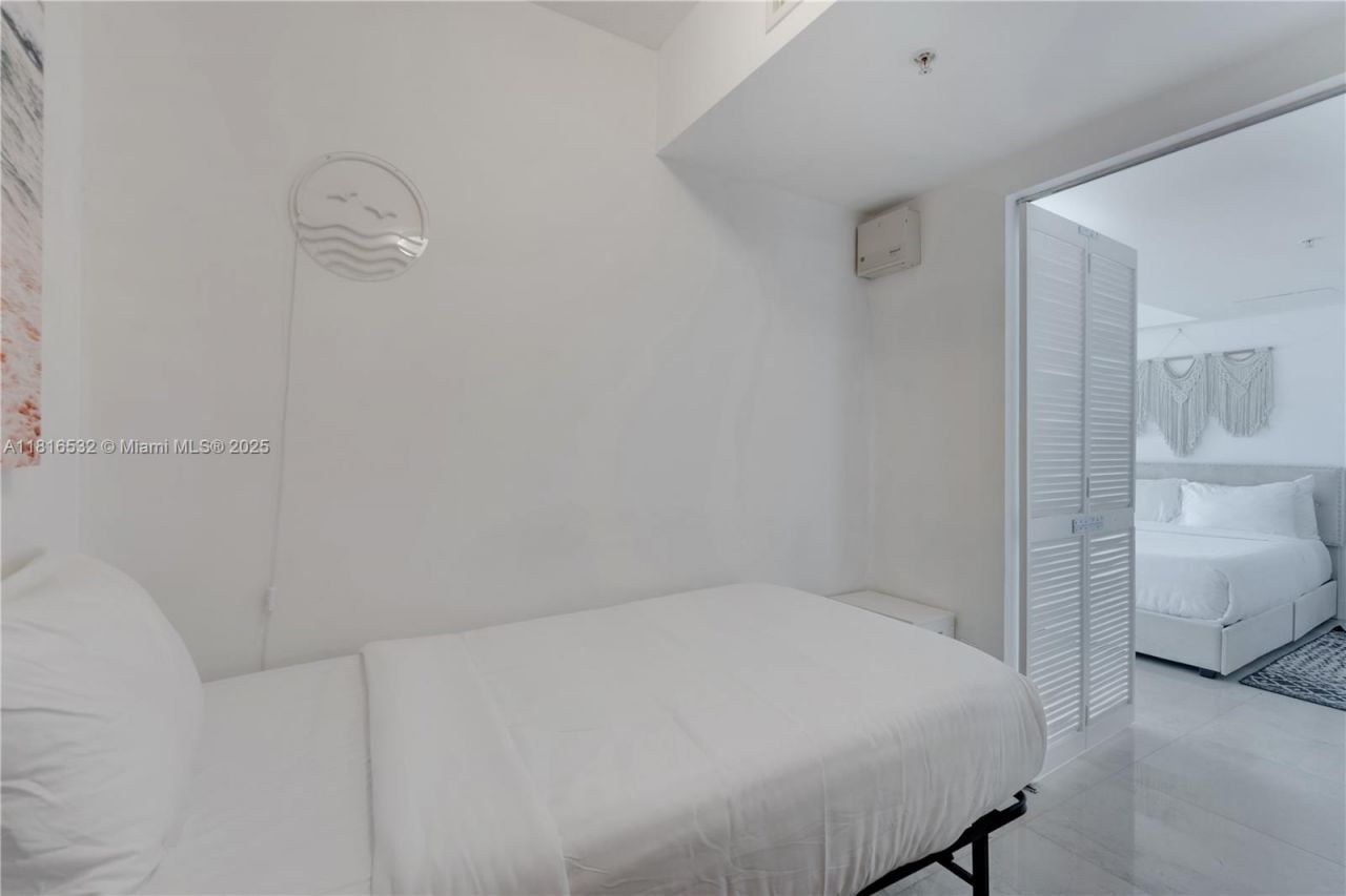 41 SE 5th St, Unit 2107, Miami, FL 33131 Photo