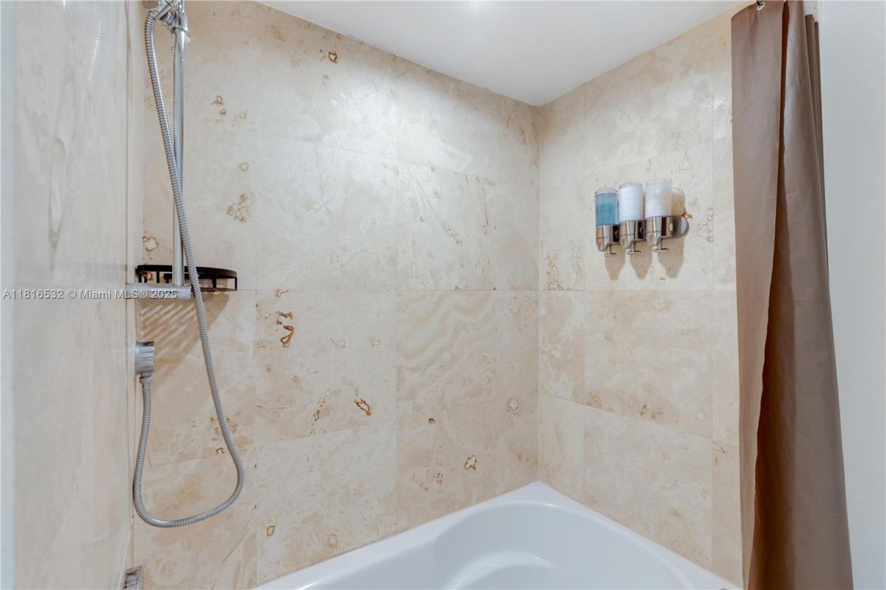 41 SE 5th St, Unit 2107, Miami, FL 33131 Photo