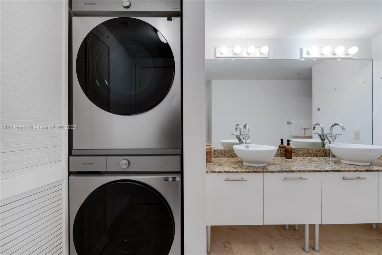 41 SE 5th St, Unit 2107, Miami, FL 33131 Photo