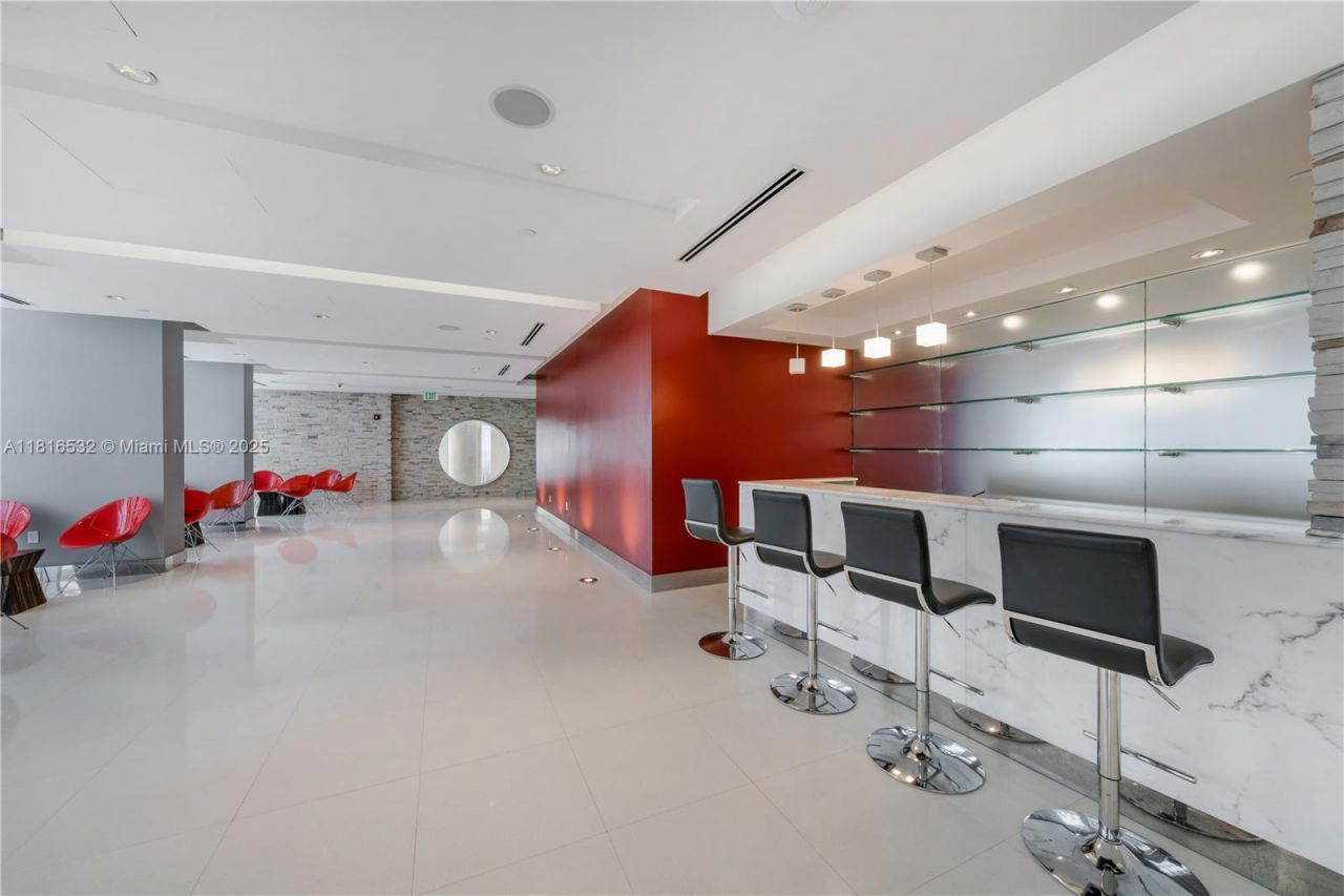 41 SE 5th St, Unit 2107, Miami, FL 33131 Photo